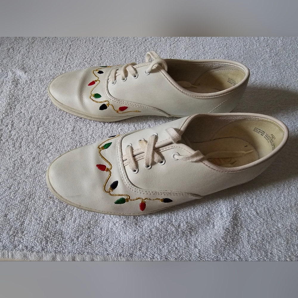 Embroidered White Leather Sneakers With String Lights
